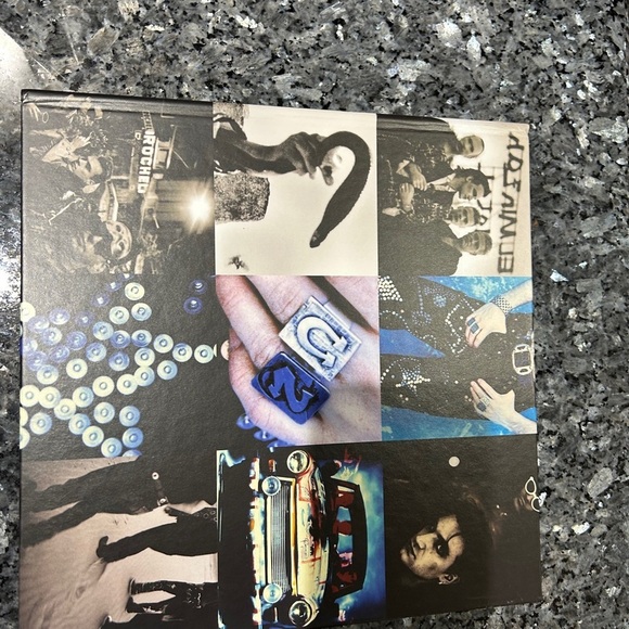 🎶Rare Vintage U2 20th Anniversary Achtung Baby DVD, Artwork and Book Collection - Picture 8 of 15